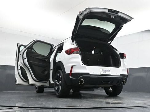 Used 2023 Chevrolet TrailBlazer RS w/ Sun and Liftgate Package image 41