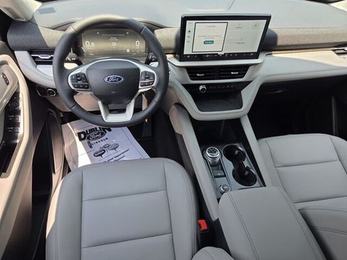 New 2026 Ford Explorer Active w/ Active Comfort Package RWD image 12