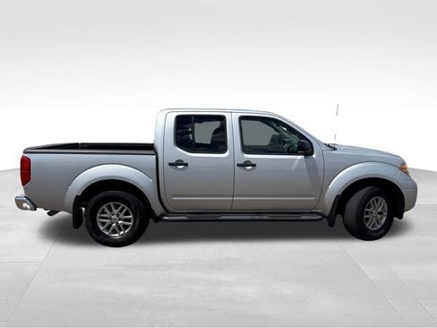 Used 2017 Nissan Frontier SV RWD image 8
