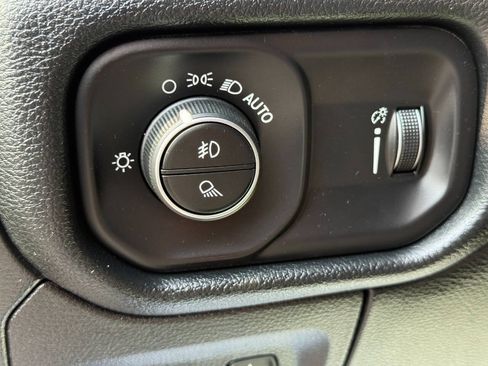 Used 2021 RAM 1500 Big Horn AWD/4WD image 16