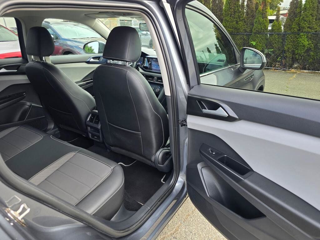 Used 2022 Volkswagen Taos SE w/ IQ.Drive SE Package AWD/4WD image 13