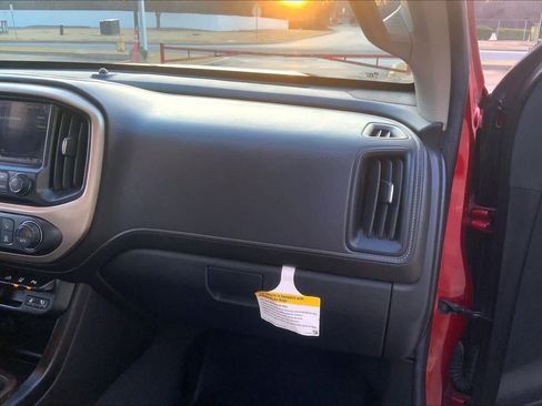 Used 2021 GMC Canyon Denali image 18