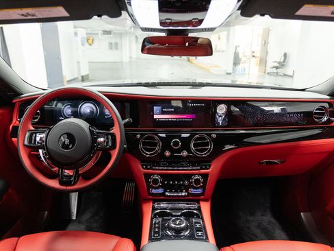 Used 2025 Rolls-Royce Ghost image 51