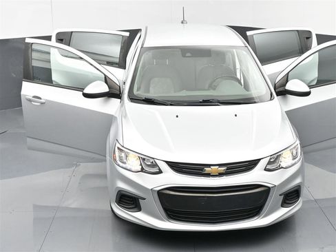 Used 2020 Chevrolet Sonic LT FWD image 38