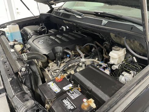 Used 2020 Toyota Tundra SR5 w/ SR5 Upgrade Package image 36