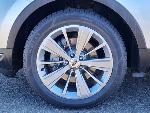 Used 2019 Ford Explorer Limited w/ Class III Trailer Tow Package image 9