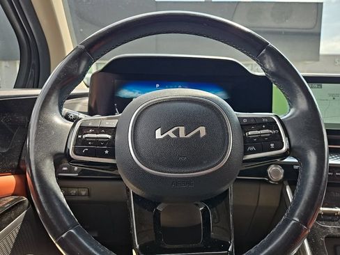 Certified 2022 Kia Carnival SX Prestige FWD image 14