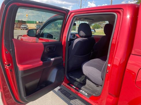 Used 2021 Toyota Tacoma SR5 w/ Technology Package AWD/4WD image 26