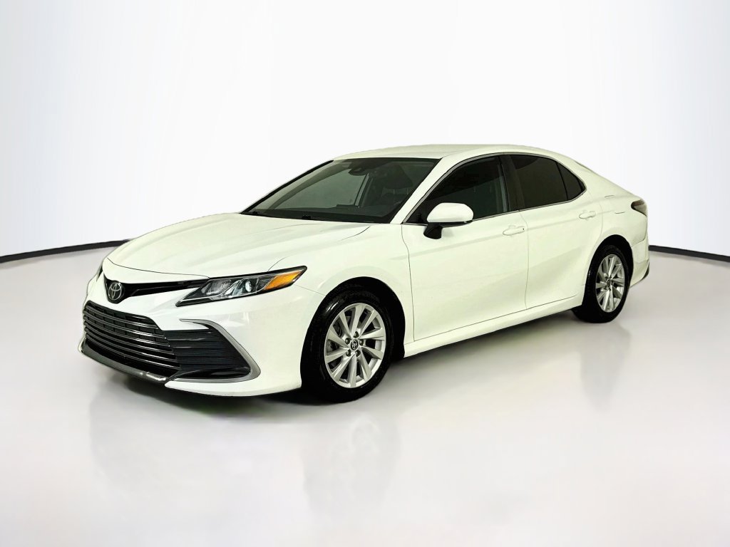 Used 2023 Toyota Camry LE FWD image 3