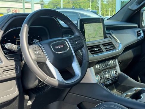 Used 2023 GMC Yukon SLT AWD/4WD image 12