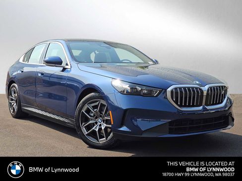 Used 2026 BMW i5 eDrive40 image 1