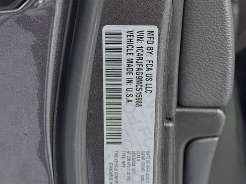 Used 2021 Jeep Grand Cherokee Laredo X image 33