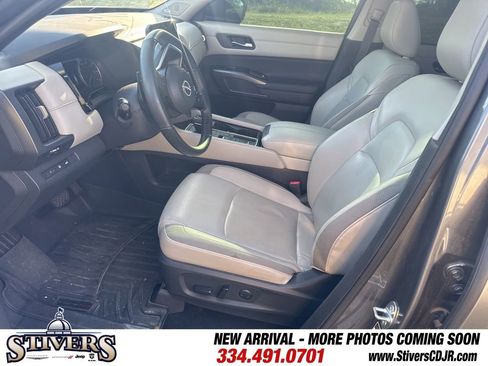 Used 2022 Nissan Pathfinder SL w/ SL Premium Package image 12