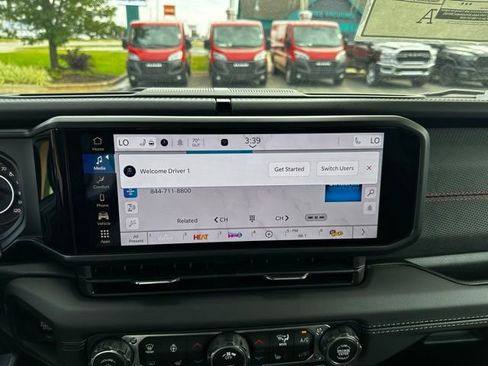 New 2025 Jeep Gladiator Rubicon w/ Convenience Group image 22