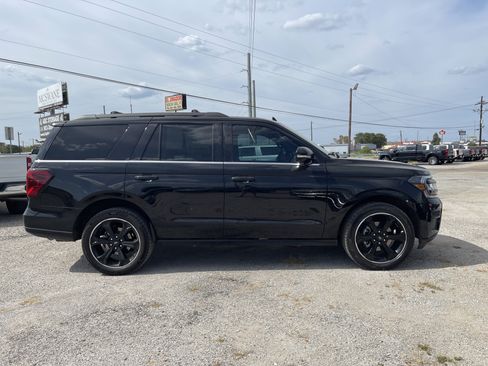 Used 2023 Ford Expedition Limited RWD image 3