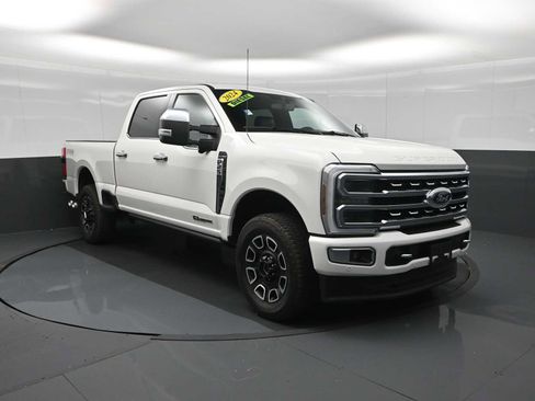 Used 2024 Ford F250 Platinum AWD/4WD image 2