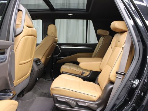 Used 2025 Cadillac Escalade Premium Luxury w/ Touring Package AWD/4WD image 17