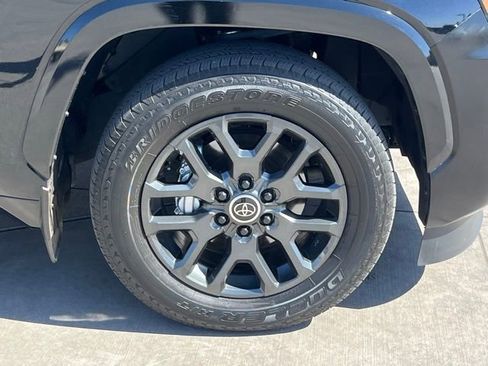Used 2024 Toyota Sequoia Platinum AWD/4WD image 6