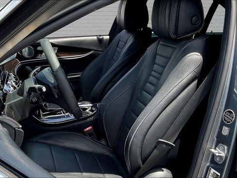 Used 2017 Mercedes-Benz E 300 image 21