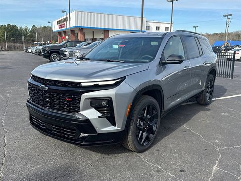 New 2026 Chevrolet Traverse RS w/ LPO, Floor Liner Package image 2