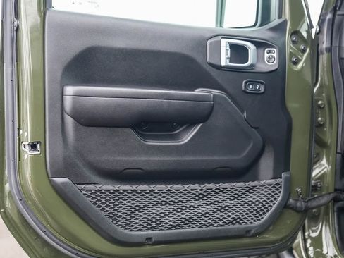 Used 2021 Jeep Gladiator Sport image 19