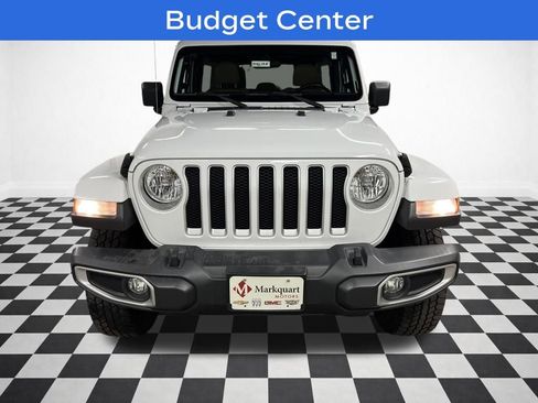 Used 2018 Jeep Wrangler Unlimited Sahara w/ Cold Weather Group AWD/4WD image 3