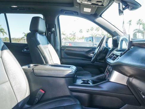 Used 2022 Chevrolet Tahoe Z71 w/ Z71 Off-Road Package image 17