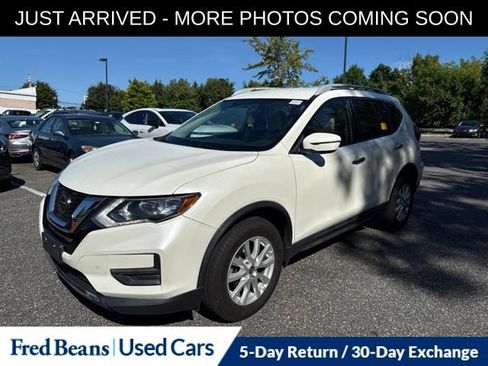 Used 2018 Nissan Rogue SV AWD/4WD image 3