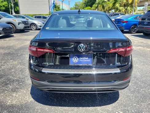 Certified 2024 Volkswagen Jetta SE w/ Panoramic Sunroof Package FWD image 6
