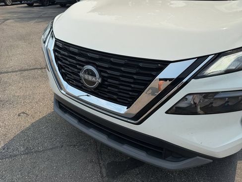 Used 2023 Nissan Rogue S AWD/4WD image 31