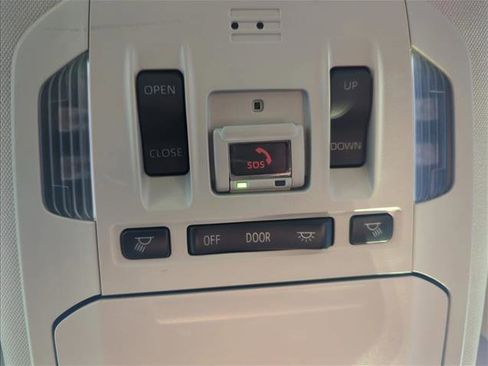 Certified 2023 Toyota Highlander XLE image 16