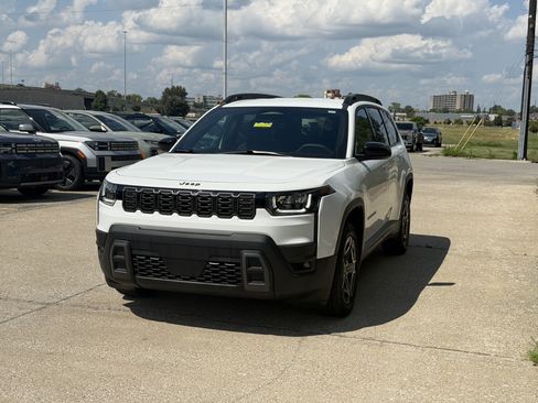New 2026 Jeep Cherokee Laredo AWD/4WD image 17