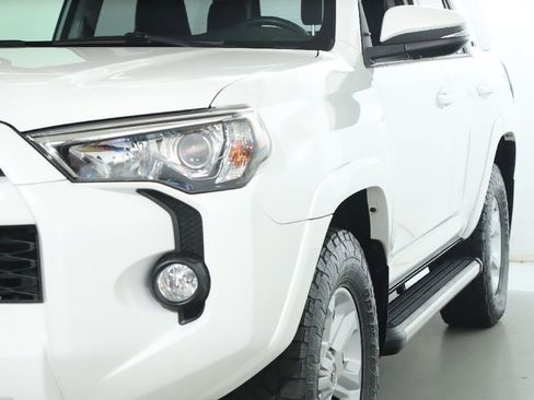Used 2019 Toyota 4Runner SR5 Premium AWD/4WD image 5