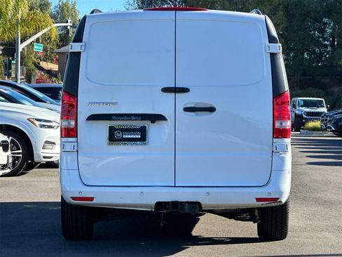 Used 2022 Mercedes-Benz Metris Cargo image 4