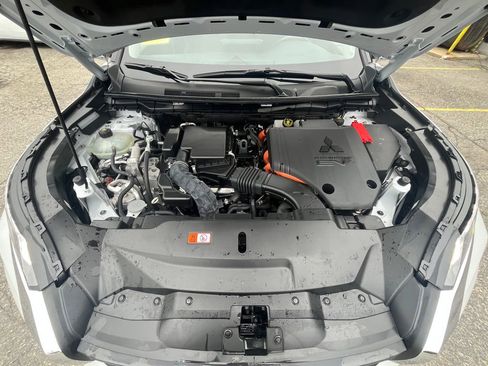 Used 2024 Mitsubishi Outlander Ralliart AWD/4WD image 12