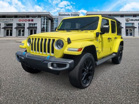 Used 2023 Jeep Wrangler Unlimited Sahara AWD/4WD image 4