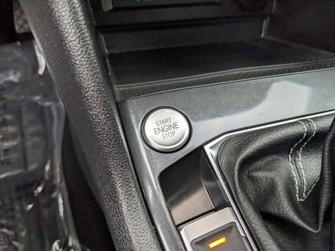 Certified 2024 Volkswagen Tiguan SE image 29