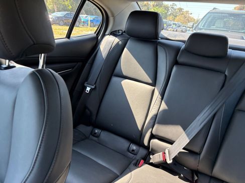 Used 2025 MAZDA MAZDA3 s image 41