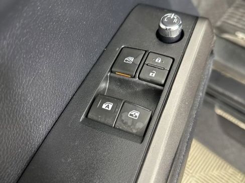 Used 2018 Toyota Tacoma SR5 image 24