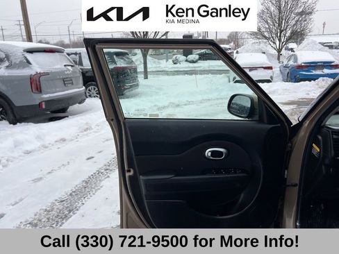 Used 2015 Kia Soul + image 25