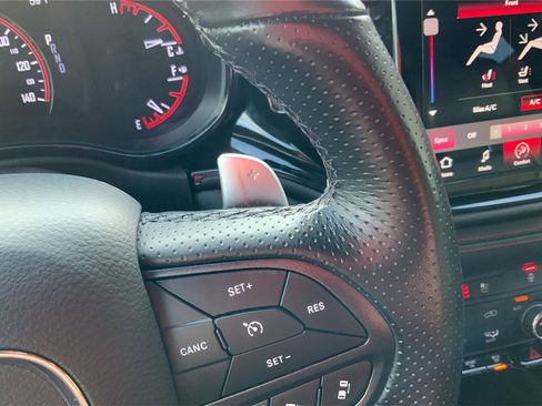 Used 2024 Dodge Durango GT image 37