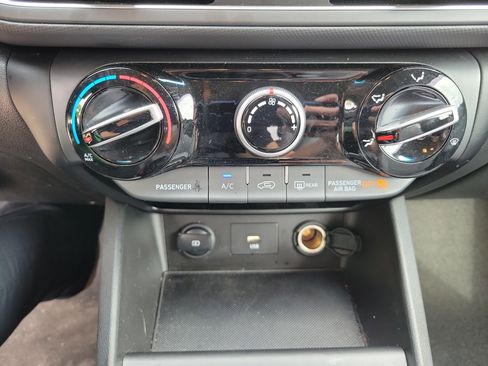 Used 2023 Hyundai Kona SEL w/ Cargo Package image 12