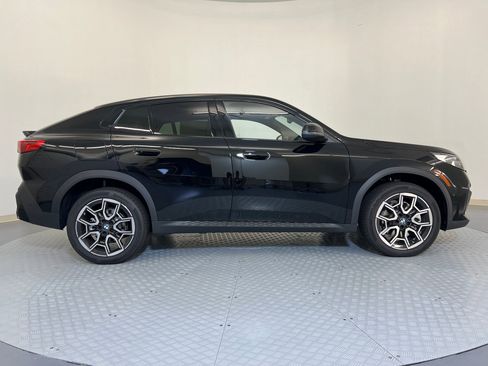 Used 2025 BMW X2 xDrive28i w/ Convenience Package image 8