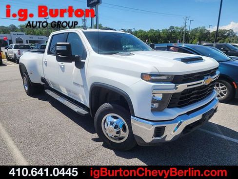 Used 2024 Chevrolet Silverado 3500 LT AWD/4WD image 6