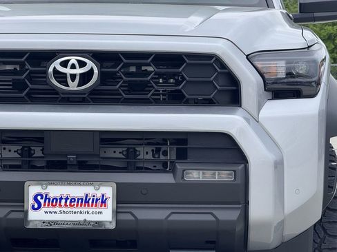 Used 2025 Toyota 4Runner TRD Off-Road AWD/4WD image 8