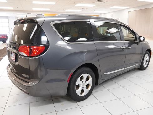 Used 2017 Chrysler Pacifica Touring-L Plus image 14
