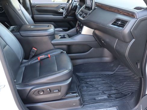 Used 2021 Chevrolet Tahoe LT w/ LT Signature Package RWD image 18
