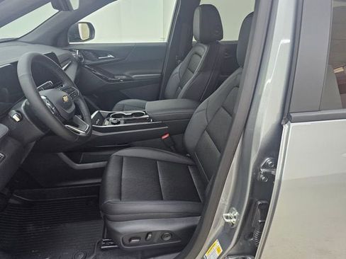 New 2026 Chevrolet Equinox LT w/ Convenience Package II FWD image 2