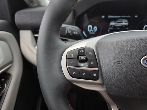 New 2026 Ford Explorer Active RWD image 20