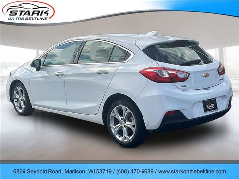 Used 2018 Chevrolet Cruze Premier FWD image 4